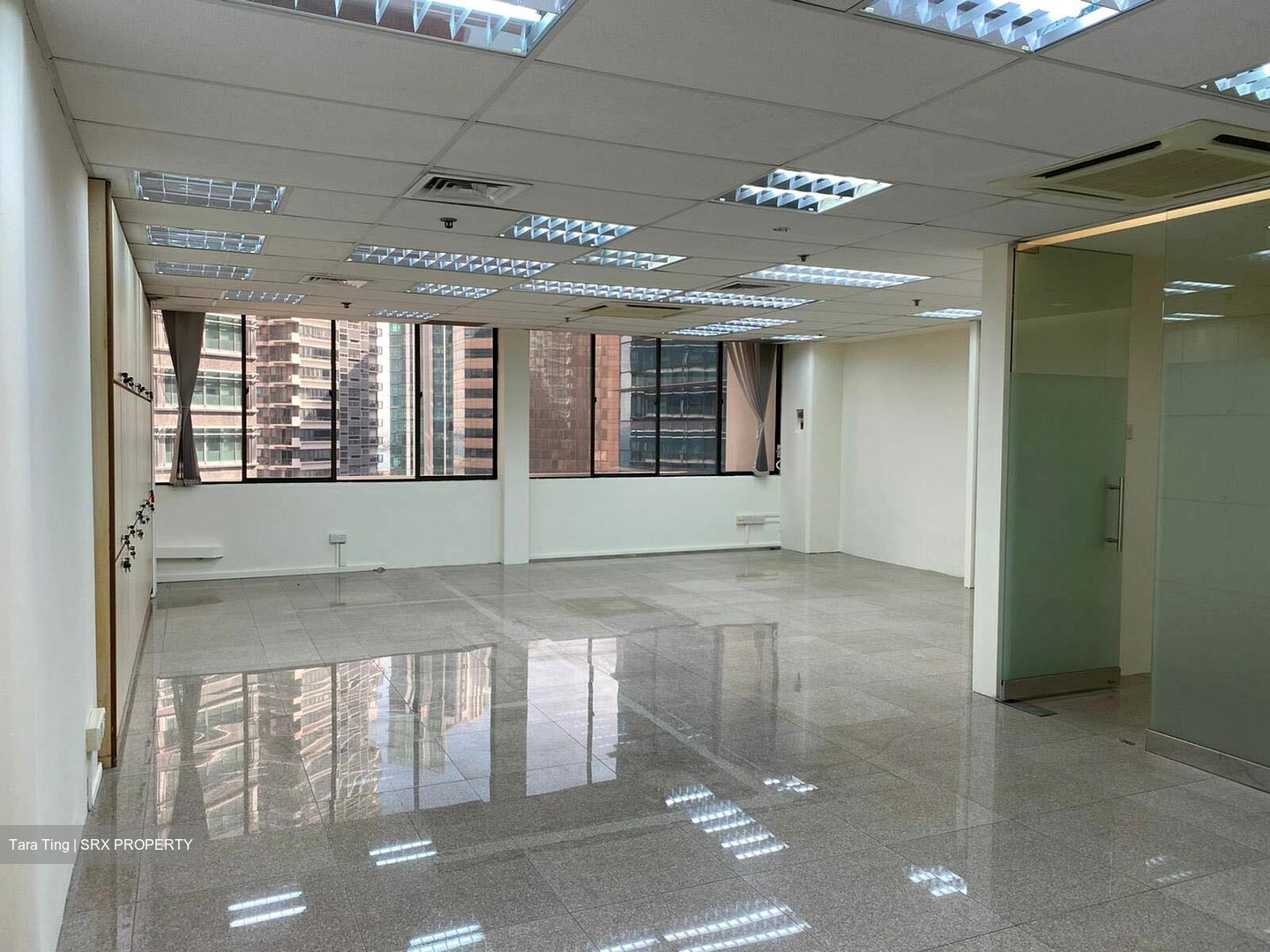 International Plaza (D2), Office #470679451